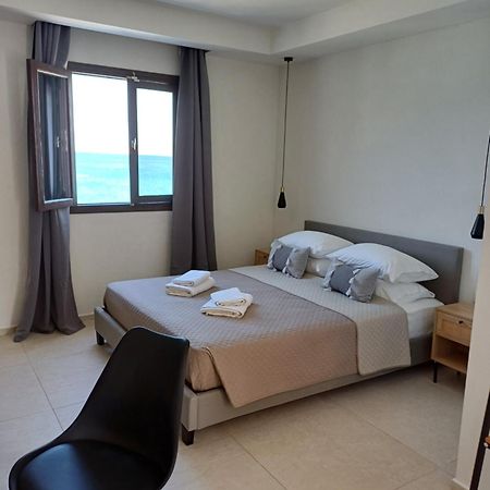 Oasis Apartments Ливадия Экстерьер фото